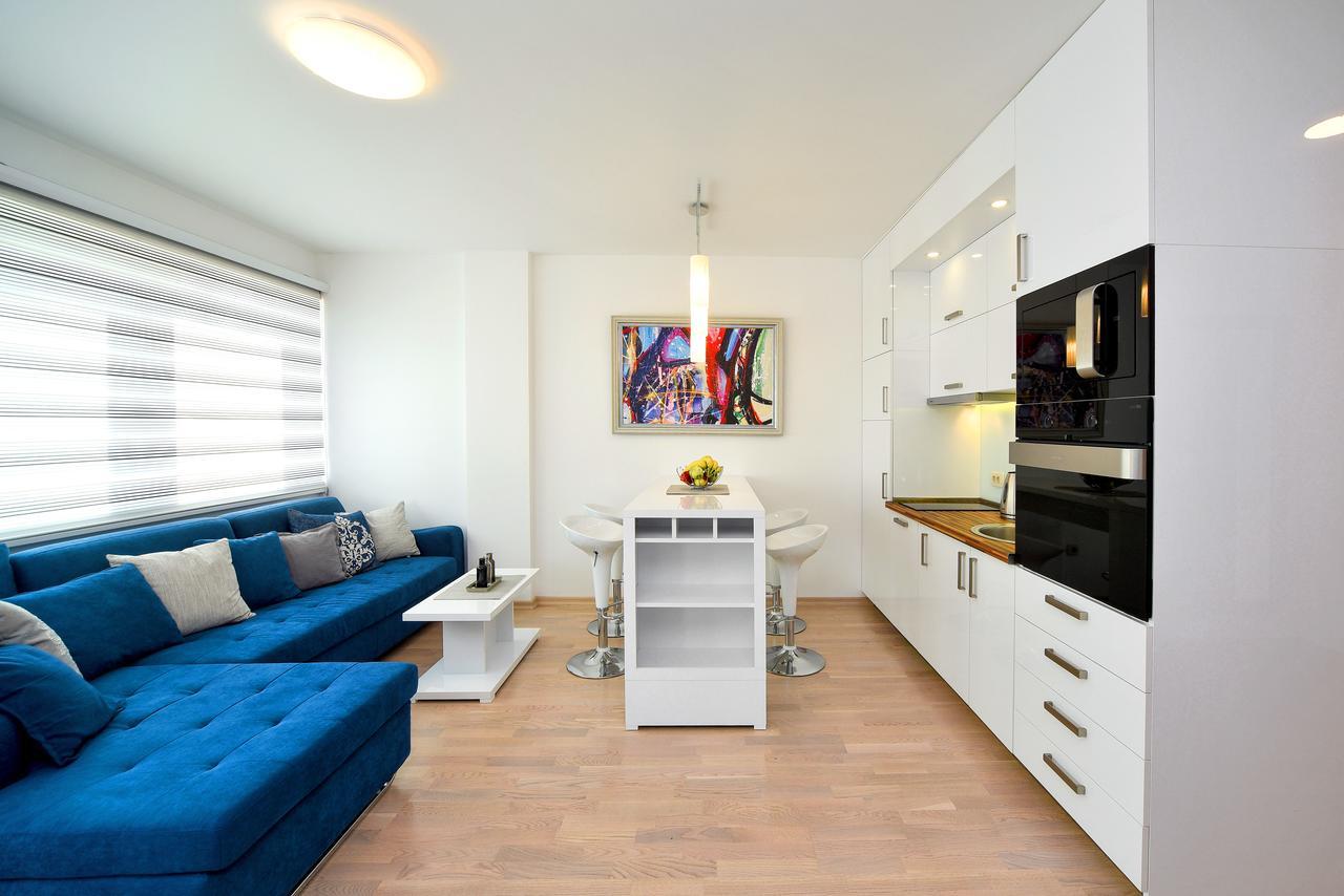 Lux Beach Apartment Будва Екстериор снимка